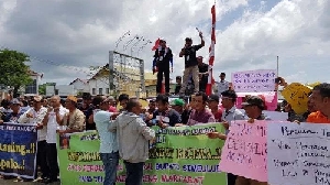 Merangkai Asmara,Lencana Bupati 